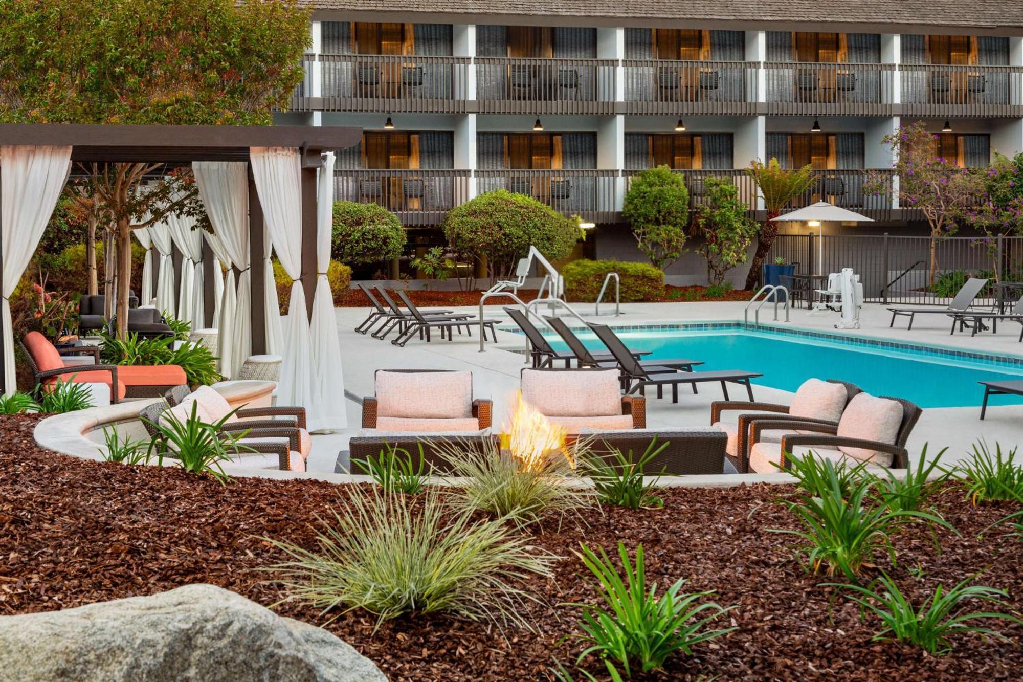 Hilton Garden Inn Monterey Eksteriør bilde